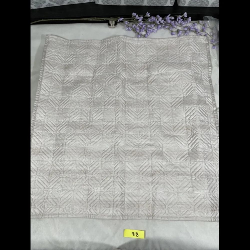 NIB Hotel Collection Woodrose Quilted‎ 1 Euro Sham